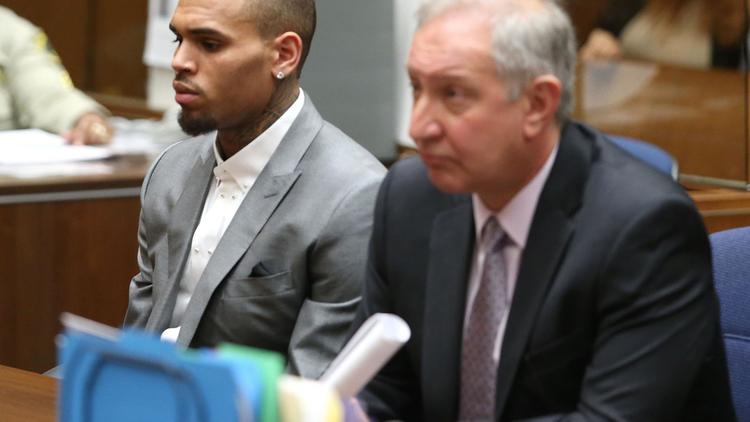 Chris Brown le 28 février 2014 au tribunal à Los Angeles [Frederick M. Brown / Getty Images/AFP/Archives]