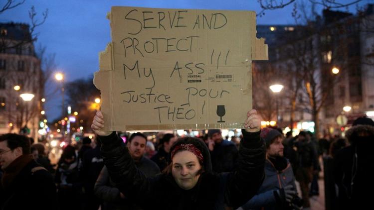 Manifestation de soutien à Theo le 8 février 2017 à Paris [GEOFFROY VAN DER HASSELT / AFP]