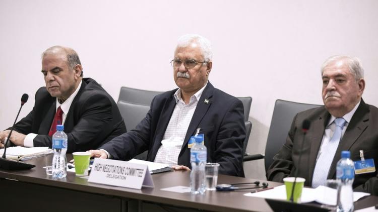 George Sabra (C) membre du HCN  (Haut comité des négociations) le 18 avril 2016 à Genève  [Xu Jinquan / POOL/AFP]