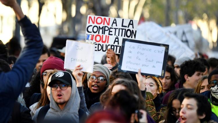 Des lycéens manifestent à Marseille le 11 décembre 2018 [GERARD JULIEN / AFP]