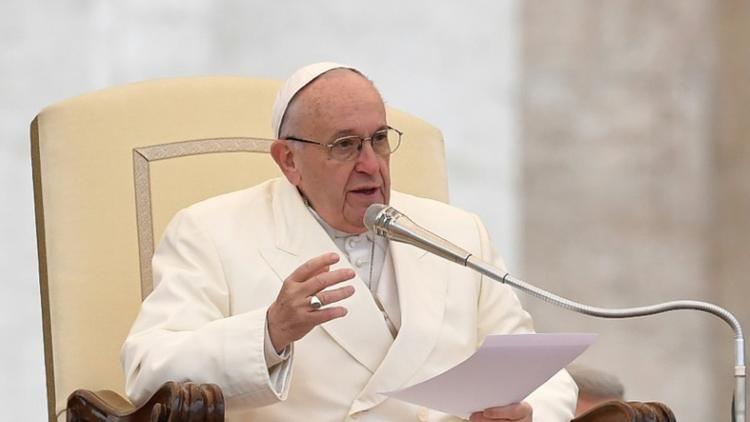Le pape François place Saint-Pierre, le 14 février 2018 au Vatican [Andreas SOLARO / AFP/Archives]