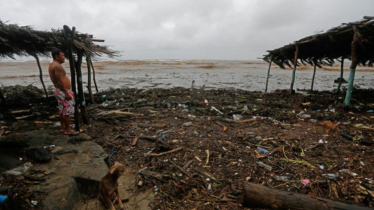 Les dégâts de Nate sur la plage à Masachapa, au Nicaragua, le 5 octobre 2017 [INTI OCON / AFP]