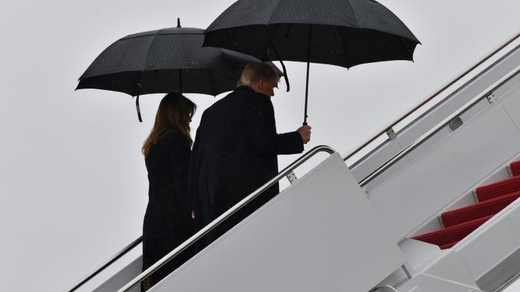 Donald et Melania Trump embarquent dans Air Force One le 2 décembre 2019 pour se rendre au Royaume-Uni [Nicholas Kamm / AFP]