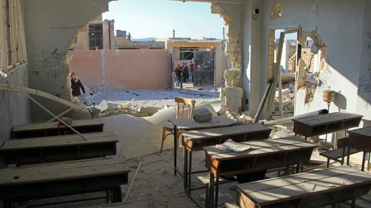 La classe qui a été détruite lors d'un bombardement dans le village de Hass, dans la province syrienne d'Idleb, le 26 octobre 2016 [Omar haj kadour / AFP]
