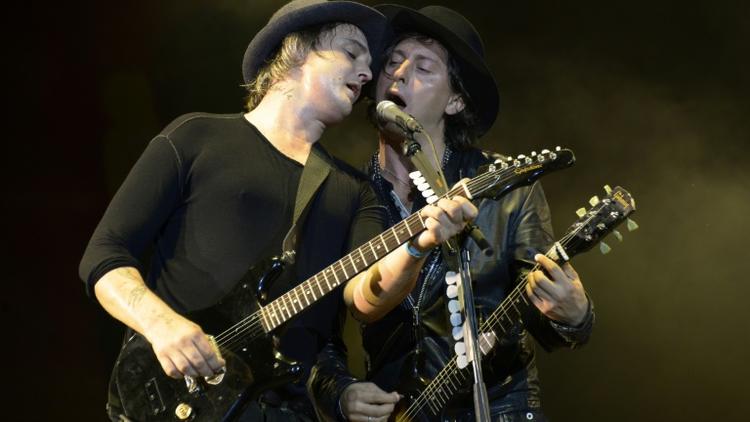 Carl Barât et Pete Doherty  au festival Rock en Seine le 29 août 2015 à Saint-Cloud [BERTRAND GUAY / AFP]