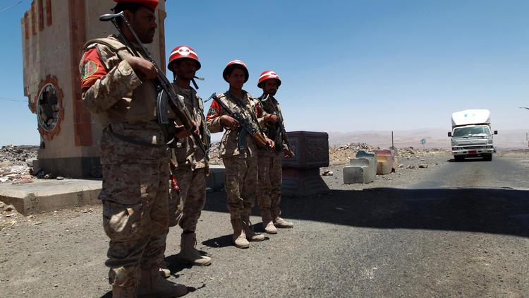 Point de contrôle des forces de sécurité yéménites dans la province d'Omran, le 9 juin 2014 [Mohammed Huwais / AFP/Archives]