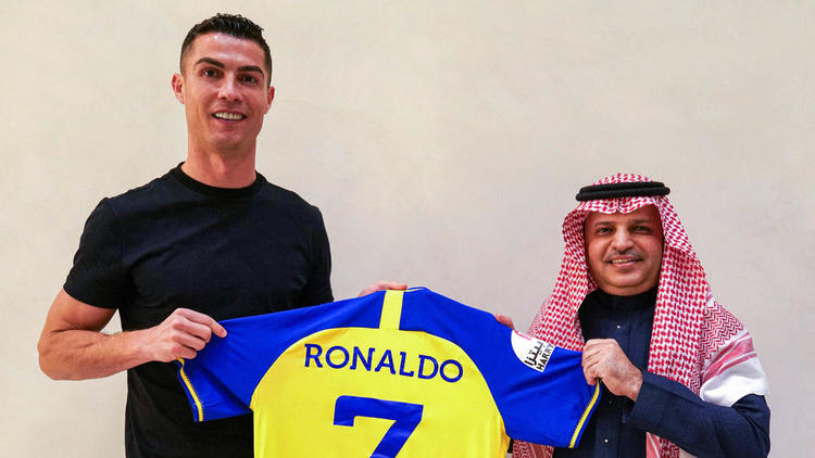 Cristiano Ronaldo a signé à Al-Nassr jusqu’en juin 2025.