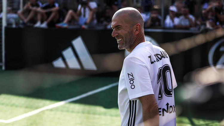 Zinédine Zidane est toujours libre depuis son départ du Real Madrid il y a deux ans.