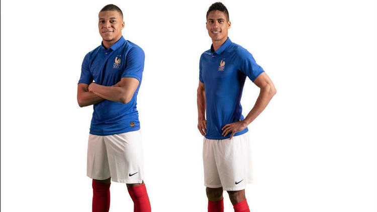 Kylian Mbappé, Raphaël Varane et les Bleus revêtiront un maillot collector pour célébrer le centenaire de la Fédération française de football.