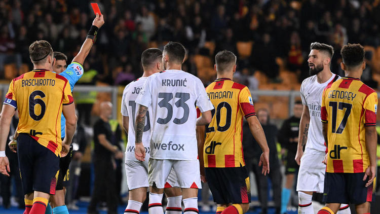 Olivier Giroud a été expulsé face à Lecce.