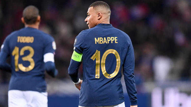 Au Real Madrid, Kylian Mbappé pourrait porter le numéro 10 comme en équipe de France.