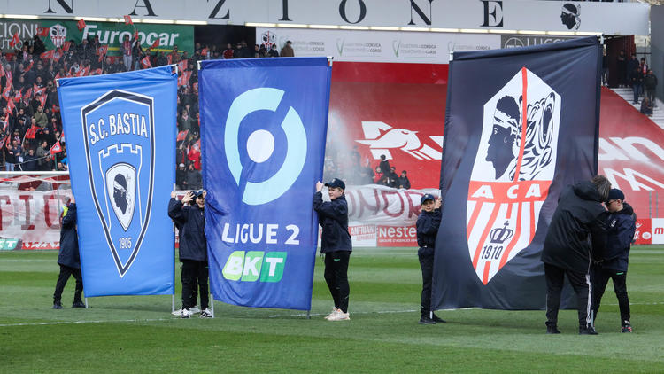 Les Bastiais ont pris l'avion pour se rendre à Ajaccio pour le derby corse en clôture de la 9e journée de Ligue 2.
