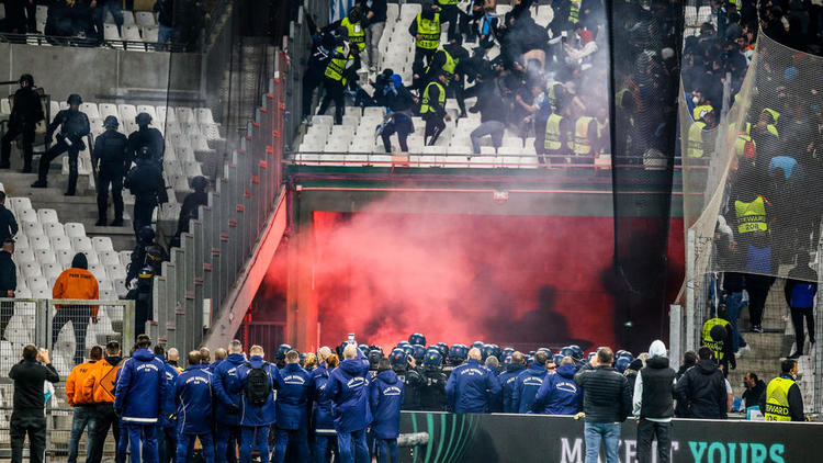 Des incidents ont éclaté au Vélodrome entre les supporters de l'OM et du PAOK Salonique.