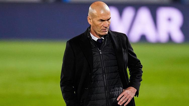 Zinedine Zidane pourrait avoir les pleins pouvoirs au PSG.