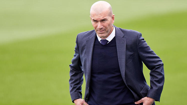Zinedine Zidane se dit prêt à entraîneur un nouveau club.