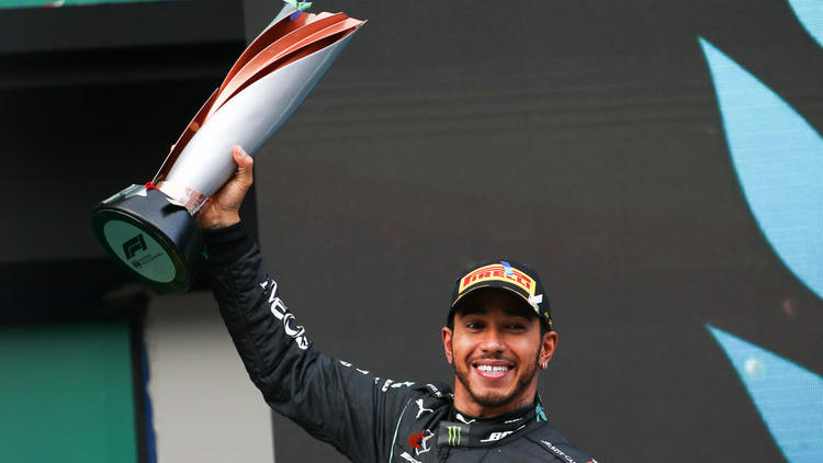 Lewis Hamilton est le pilote le plus titré de l'Histoire avec Michael Schumacher.