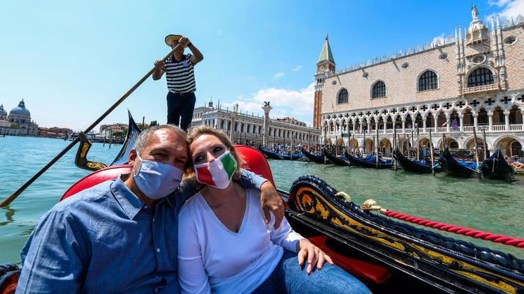 Venise limite le nombre de touristes sur ses gondoles, estimant que ces derniers sont devenus plus gros. 