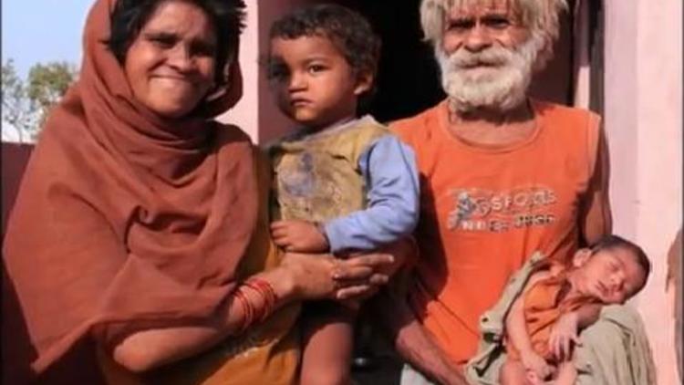 A 96 ans, Ramjit Raghav est un jeune papa comblé