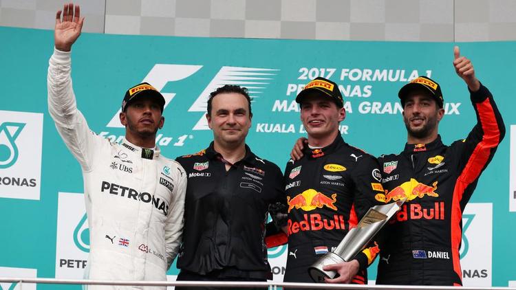 Max Verstappen a remporté le 2e Grand Prix de sa carrière devant Lewis Hamilton, qui a réalisé une bonne opération au classement.