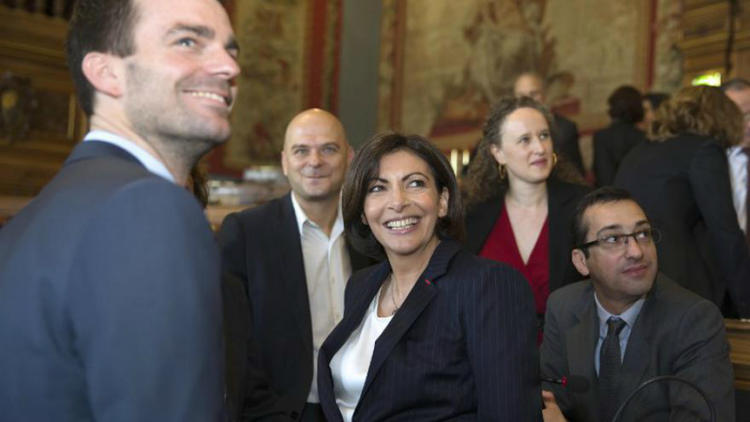 En un an à la mairie de Paris, Anne Hidalgo a pris en priorité des mesures sur le logement et la pollution.