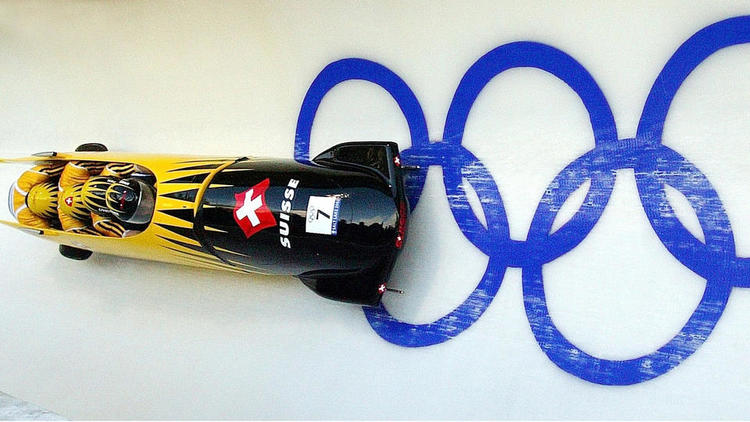 La compétition de bobsleigh des Jeux Olympiques propose quatre épreuves. 