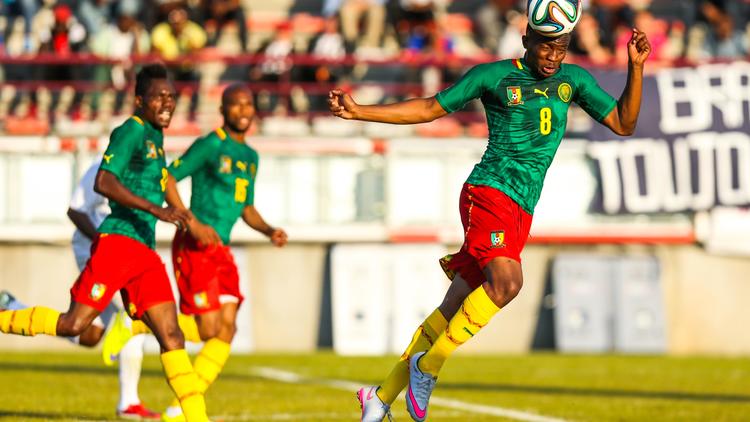 Le Lorientais Benjamin Moukandjo (à droite) et ses coéquipiers de sélection du Cameroun connaîtront leur nouvel entraîneur en début d'année prochaine.