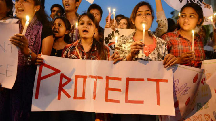 Veillée le 23 décembre 2012 à Ahmedabad pour dénoncer le viol collectif subi par une étudiante.