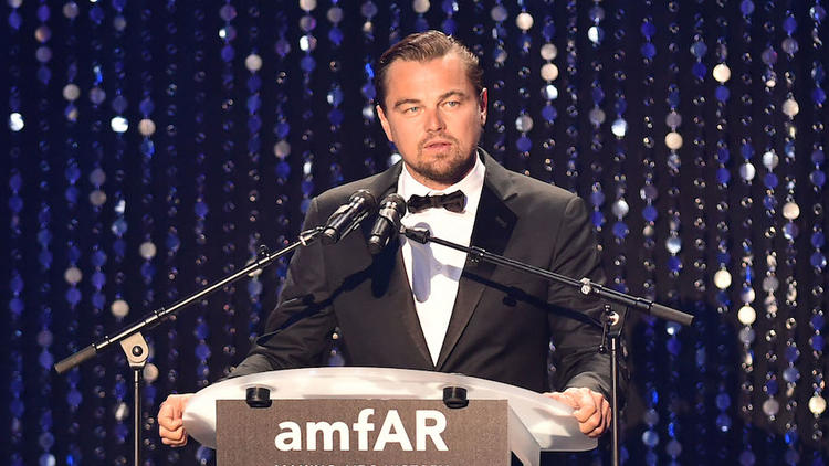 Leonardo DiCaprio ici à la tribune du gala de l'AmfAR le 19 mai 2016