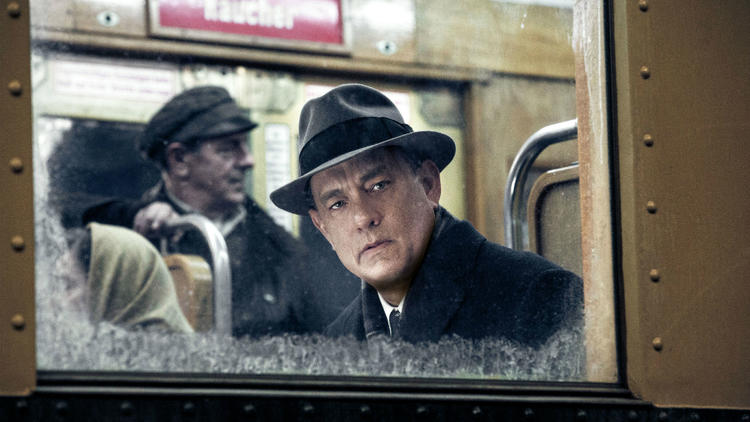 Tom Hanks retrouve pour la quatrième fois Steven Spielberg dans «Le pont des espions»    