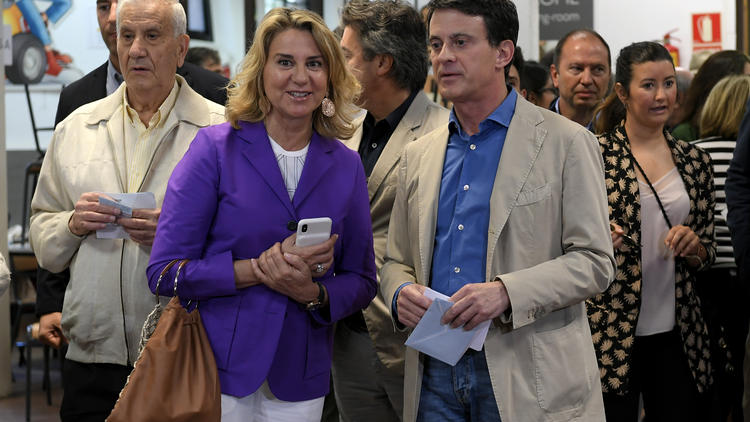 Manuel Valls s'apprête à épouser Susana Gallardo, moins d'un an après le début de leur relation.