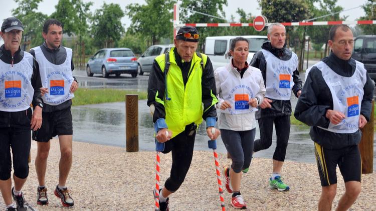 Guy Amalfitano, marathonien de l'espoir, fait étape à Niort