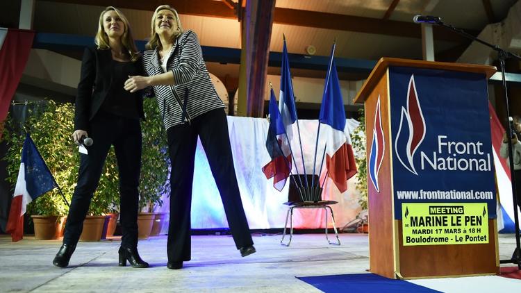 Marine Le Pen et Marion Maréchal-Le Pen au Pontet (Vaucluse) en mars 2015