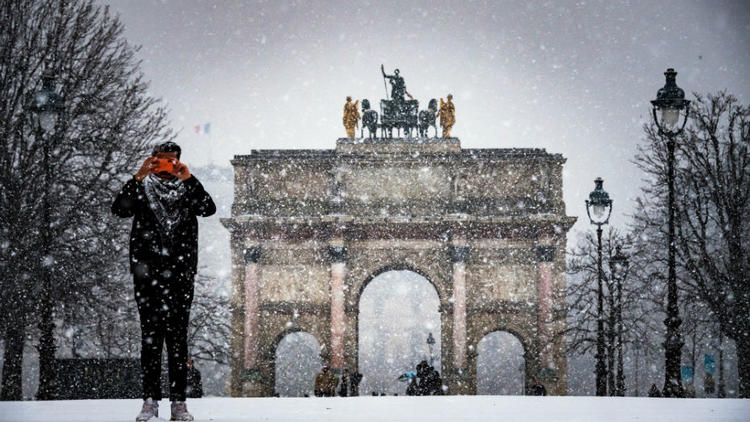La neige est attendue dans la nuit de mardi 29 à mercredi 30 janvier à Paris.