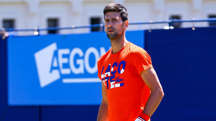 Novak Djokovic a demandé une invitation pour participer au tournoi sur le gazon anglais.