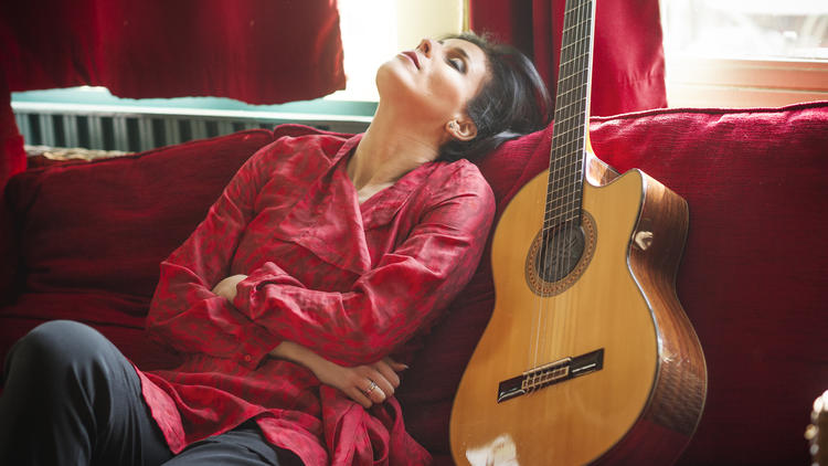 La chanteuse algérienne Souad Massi présentera aux Arabofolies des titres de son prochain album, en hommage aux femmes. 