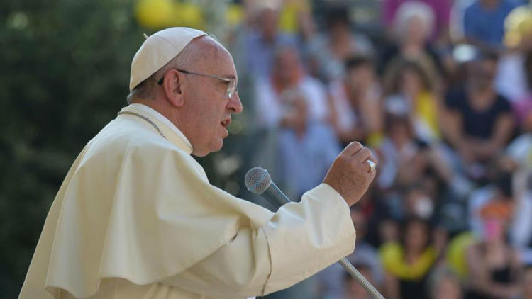 Le pape François le 5 juillet 2014 à Isernia (sud de l'Italie)