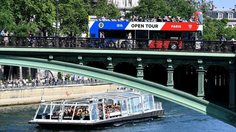 L'activité touristique reprend à Paris, mais n'atteint pas encore les niveaux de 2019.