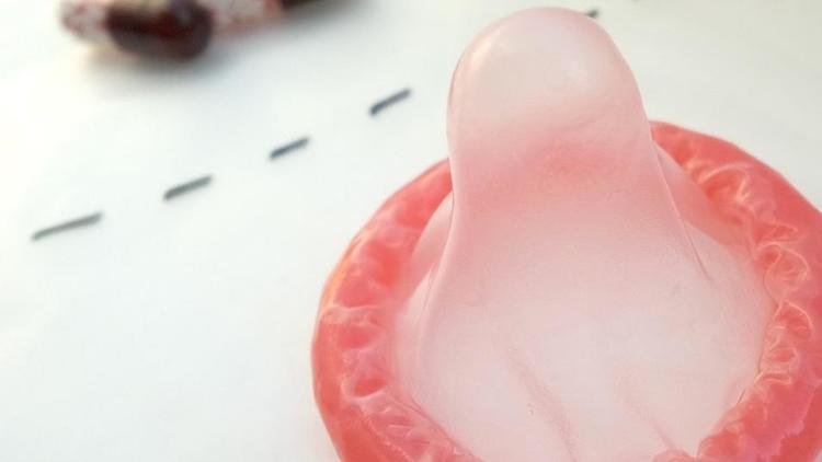 Le laboratoire Terpan propose une nouvelle gamme de préservatifs avec un packaging où les écrits sont en braille. 