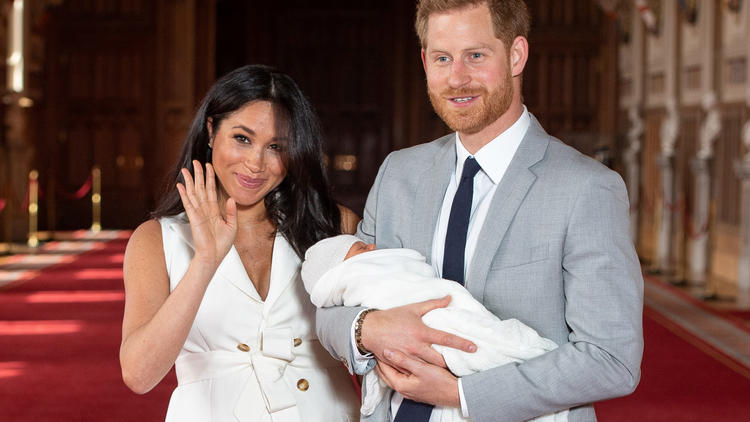 Depuis sa naissance le 6 mai dernier, Archie fait le bonheur de ses parents, le prince Harry et Meghan Markle.