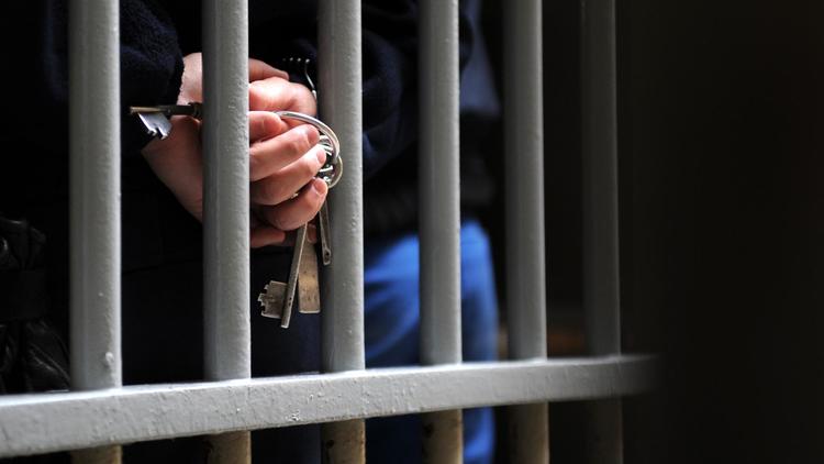 Va-t-il y avoir un seuil limite de prisonniers dans les prisons françaises ? 