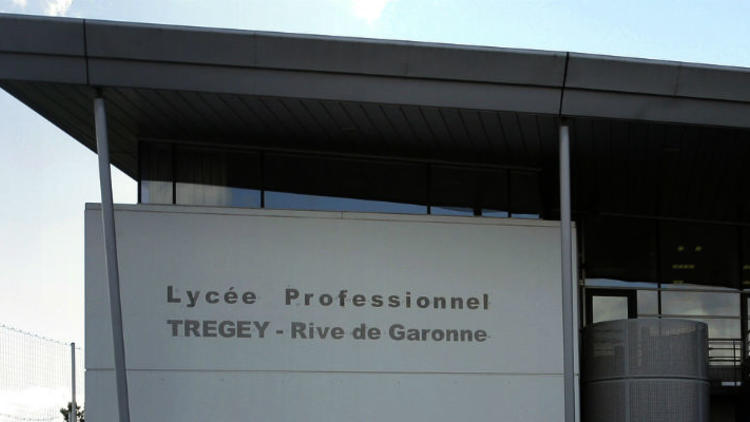 Le lycée professionnel Tregey-Rive-de-Garonne, à Bordeaux, où un professeur s’est fait rouer de coups par un élève, mardi dernier. 