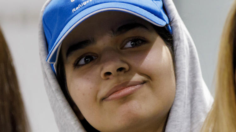 La jeune femme a fui l'Arabie saoudite et obtenu l'asile au Canada.