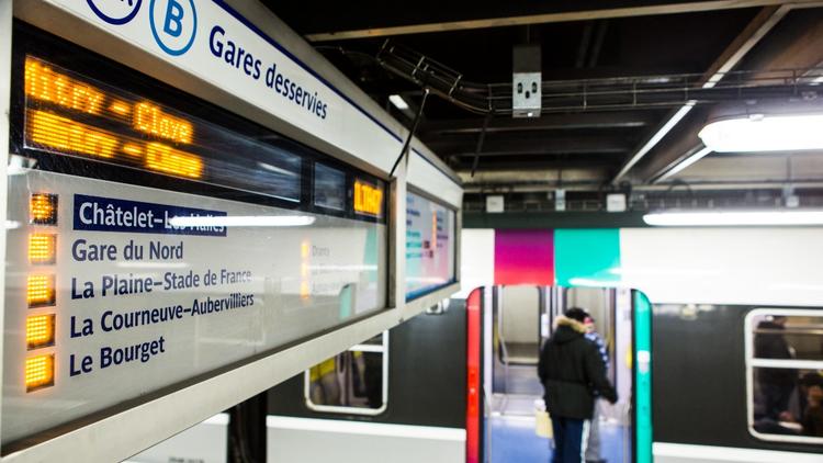 Des travaux de modernisation du RER B pourraient à nouveau être reportés.