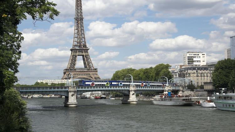 La maire de Paris a affirmé que le Triathlon de Paris pourrait passer par la Seine.