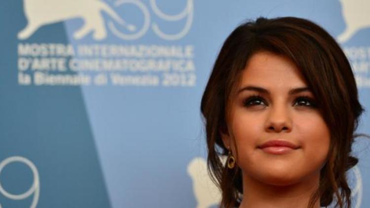 Selena Gomez préfère les plateaux aux scènes