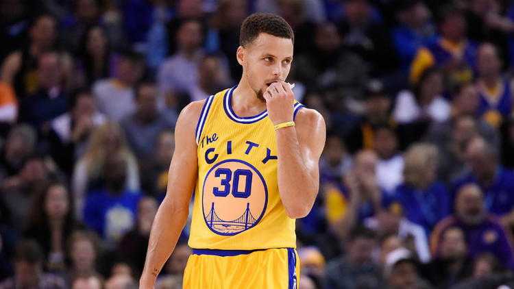 Stephen Curry et les Warriors sont invicibles depuis le début de la saison NBA.