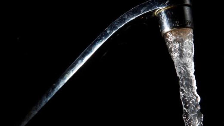 L’eau est souvent gaspillée par des mauvaises habitudes de consommation du quotidien. Voici quelques gestes simples qui vous permettront d’économiser cette ressource précieuse.