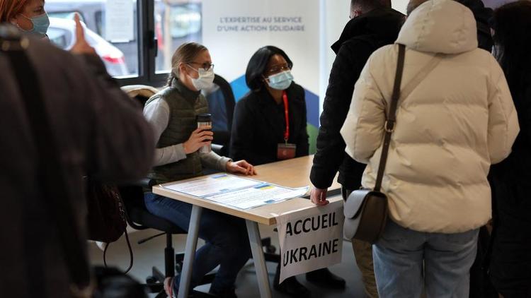 Dans le cadre de l'accueil des Ukrainiens à Paris, de nombreuses associations ont besoin de bénévoles.
