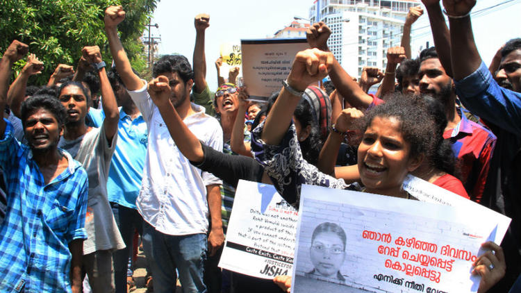 Des manifestants mobilisés après le viol et le meurtre d'une femme à Kochi (Kerala, Inde), le 3 mai 2016. 