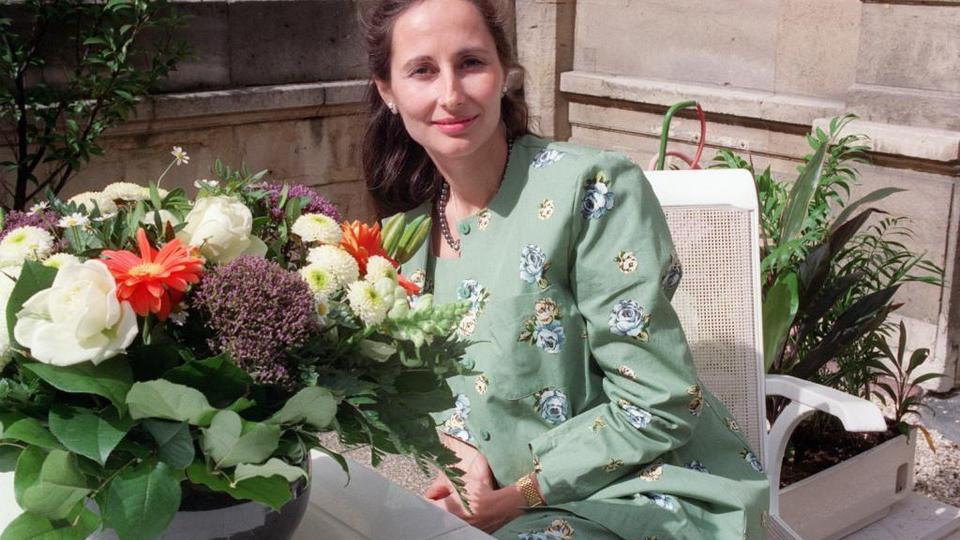 Il rencontre Ségolène Royal sur les bancs de l’ENA. Le couple qui se sépare en 2007 a quatre enfants : Thomas né en 1984, Clémence en 1985, Julien en 1987 et Flora en 1992. 